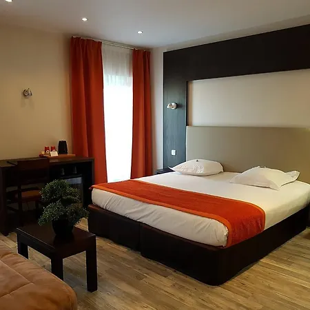 Les Alpes Hotel